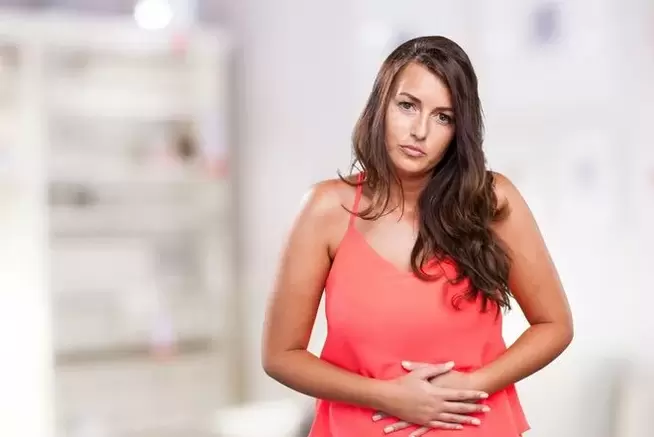 Naise kehas esinevad ussid põhjustasid seedimise probleeme